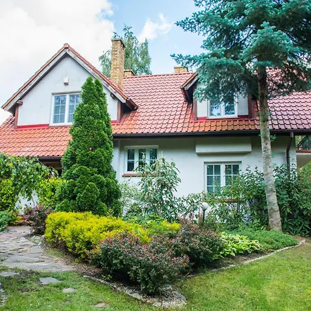 Dom Przy Lesie Nad Jeziorem Klotyldzin
